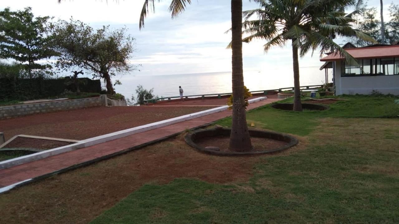 Seashore Beach Resort Varkala Exterior foto